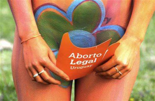 乌拉圭立法者投票使堕胎合法化
