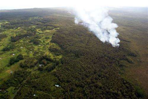 Closely watched Hawaii lava flow stalls