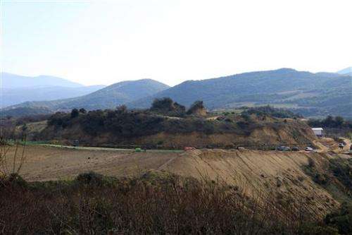 Search continues at ancient Greek burial mound (Update)