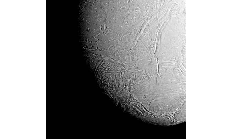 Saturn's geyser moon shines in close flyby views