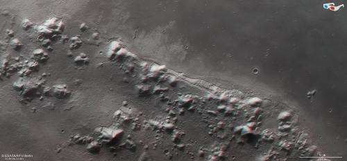 Mars hills hide icy past