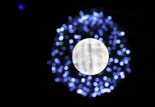 Merry Moon: Rare full moon on Christmas Day