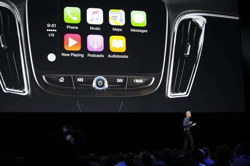 Glance: Apple unveils messaging app, improvements to Siri
