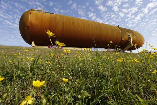 Last surviving space shuttle external tank on way to L.A.