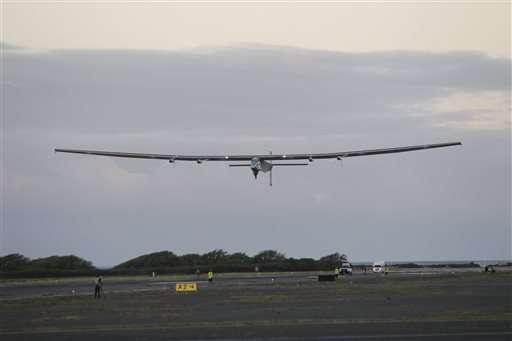 Solar plane's Pacific crossing going smoothly