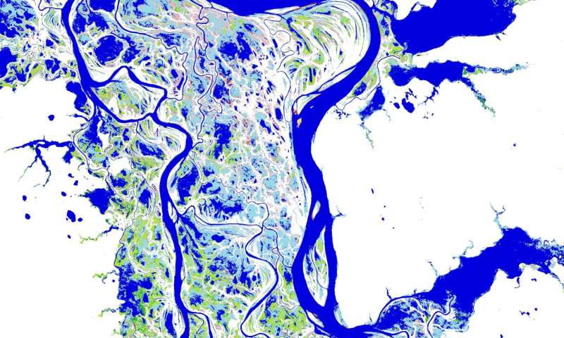 Mapping system shows dramatic changes in surface water over past 32 years