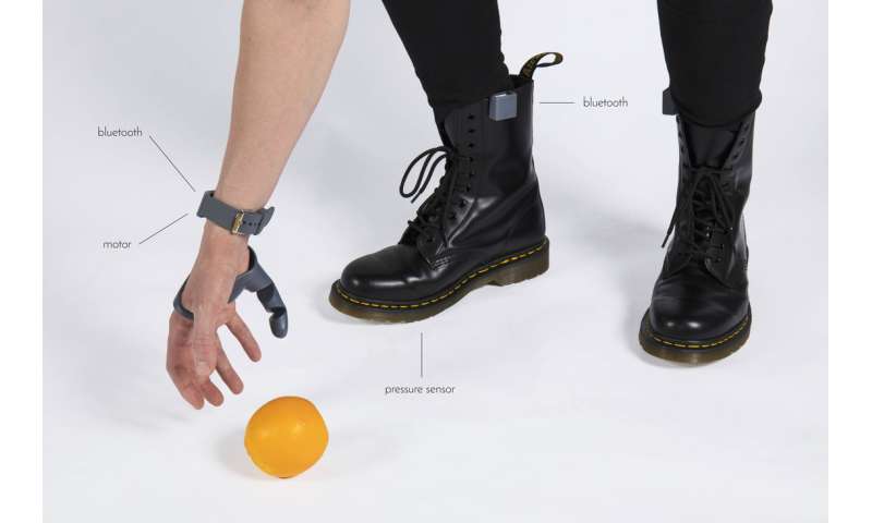 Mechanical third thumb offers extended hand abilities