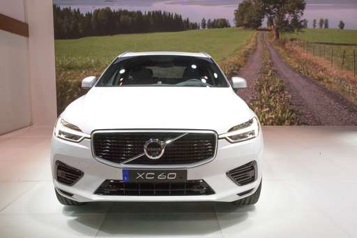 Auto show: SUVs of all sizes;  Sonata aims for a comeback