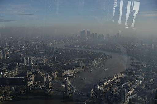 London mayor issues health alert over air pollution