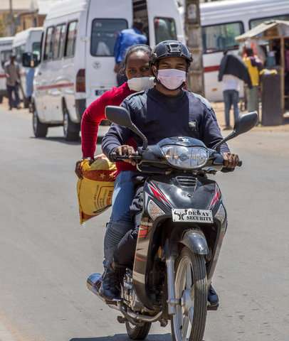 Plague in Madagascar hits urban areas, kills 2 dozen people