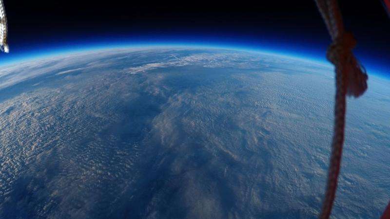 Students film breathtaking curvature of Earth using high-altitude weather balloon