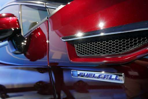 Auto show: SUVs of all sizes;  Sonata aims for a comeback