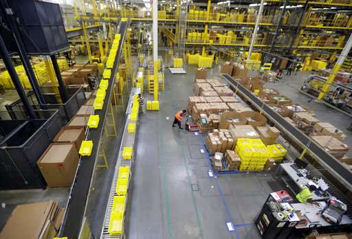 Thousands show up for jobs at Amazon warehouses in US cities