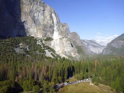 No increased danger after Yosemite rocks fall