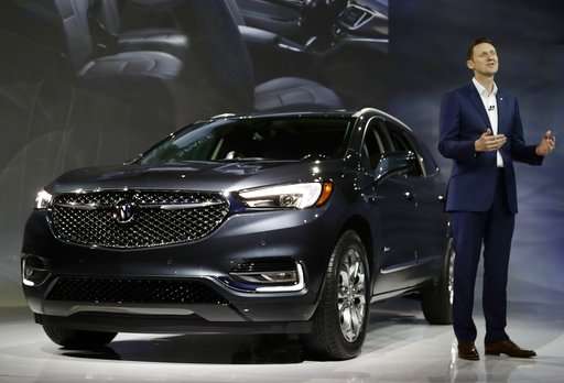 Auto show: SUVs of all sizes;  Sonata aims for a comeback