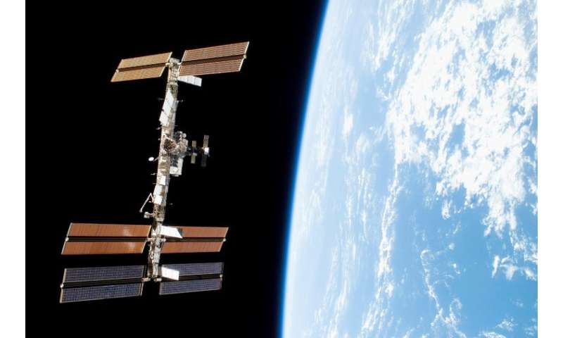 Iss Astronauts Return To Earth Amid Us Russia Tensions