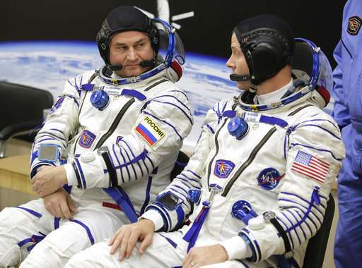 US, Russian astronauts safe after emergency landing (Update)