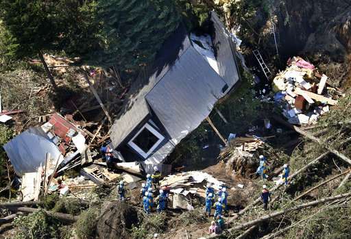 Big quake hits northern Japan, leaving 9 dead, 30 missing (Update)