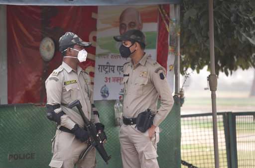 Toxic smog cloaks New Delhi morning after Diwali festivities