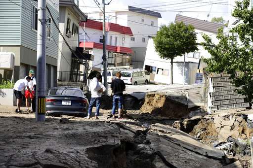 Big quake hits northern Japan, leaving 9 dead, 30 missing (Update)