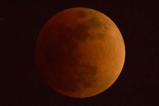 Lunar Showstopper: 1st super blue blood moon in 35 years