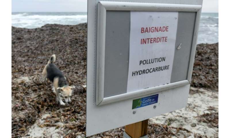 All the beaches in the Saint-Tropez area that were affected by the oil spill have been closed until the cleanup is finished