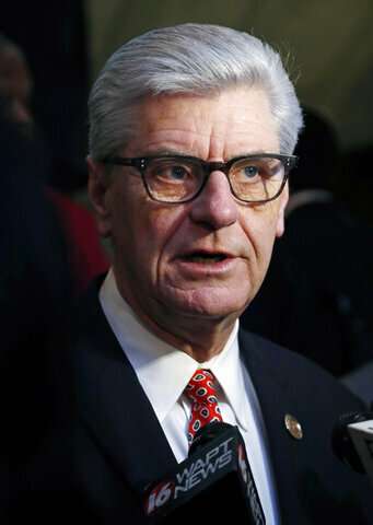 Mississippi governor signs 'heartbeat' abortion law