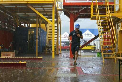 Bad weather changes course of Indian Ocean exploration trip
