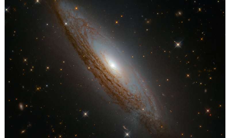 Image: Hubble views a galaxy with an active center