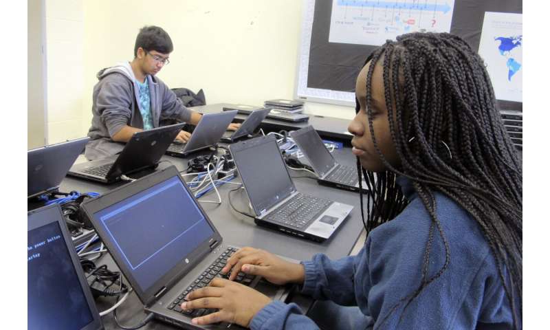 Student 'geek squads' maintain school devices, help teachers