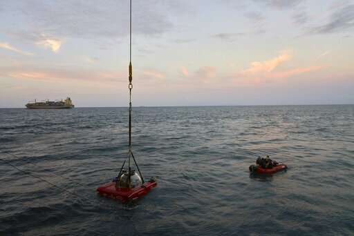 Bad weather changes course of Indian Ocean exploration trip