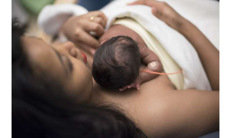 纯母乳喂养降低了一些学童患湿疹的几率