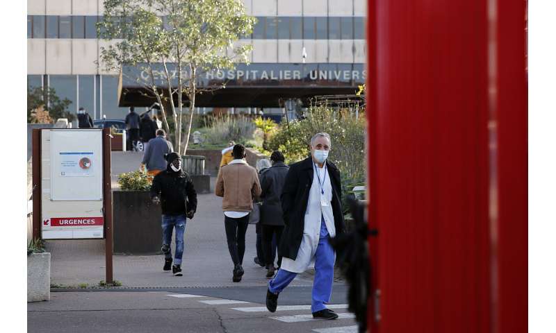 Amid virus surge, Paris hospitals begin to see signs of hope