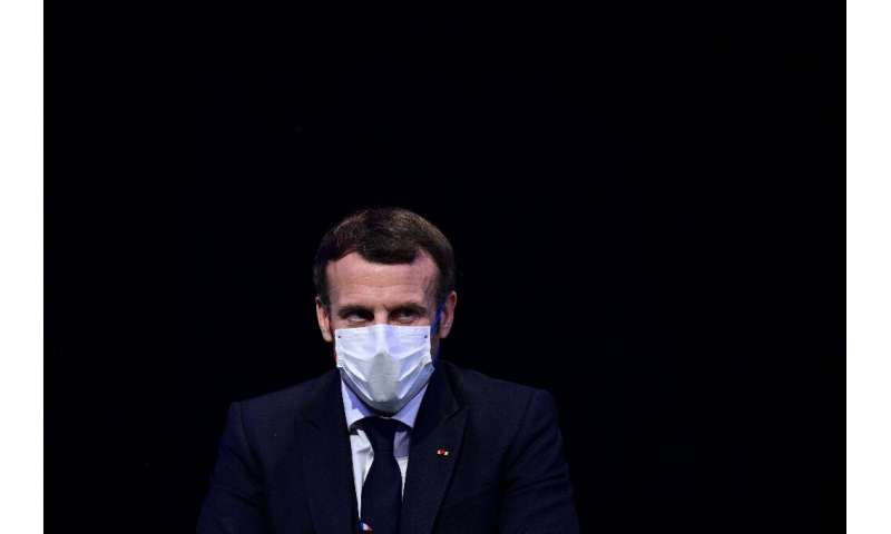 法国总统埃马纽埃尔·马克龙成为最新一位检测呈阳性的世界领导人