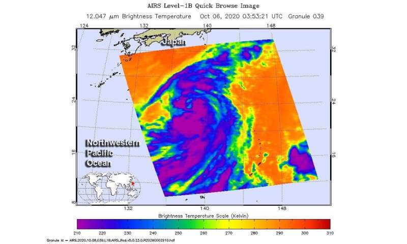 Infrared NASA imagery finds Chan-hom organizing, consolidating