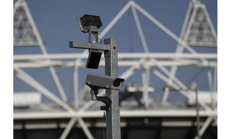 London police to use face scan tech, stoking privacy fears