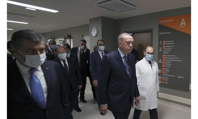 Turkey sees drop in daily coronavirus infections