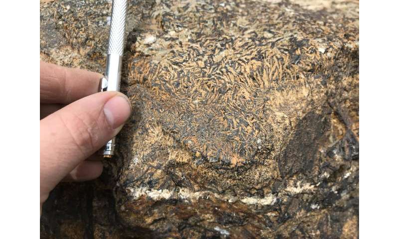 UAlberta researchers pinpoint how iron deposits form