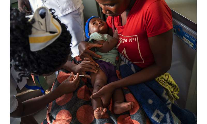 3 African countries trying out 1st malaria vaccine in babies