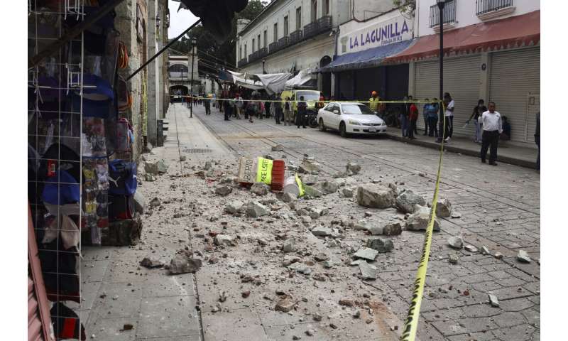 Powerful earthquake shakes southern Mexico, at least 5 dead