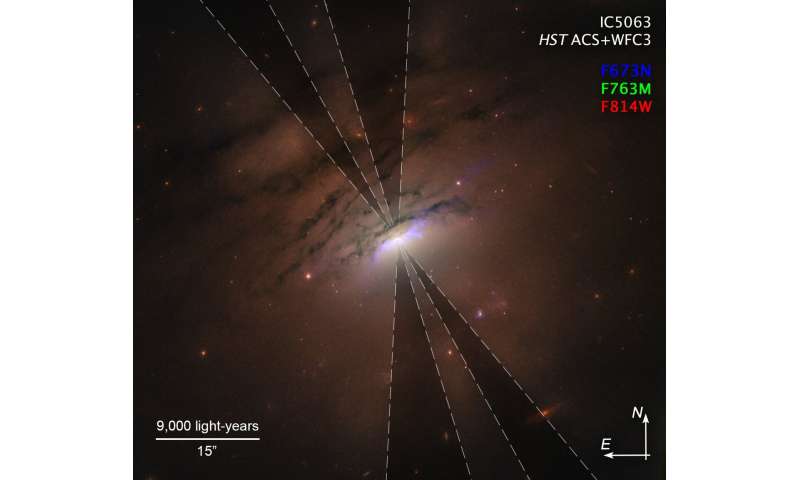 'Strange rays' crowdsourced on social media shed light on black hole illumination