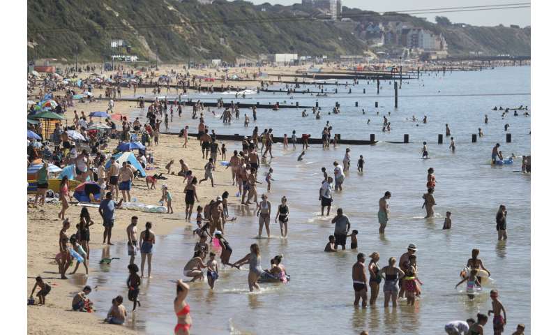 Thousands seek refuge as high heat slams Britain, France