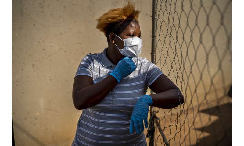 当冠状病毒病例超过1000例时，非洲开始实行封锁