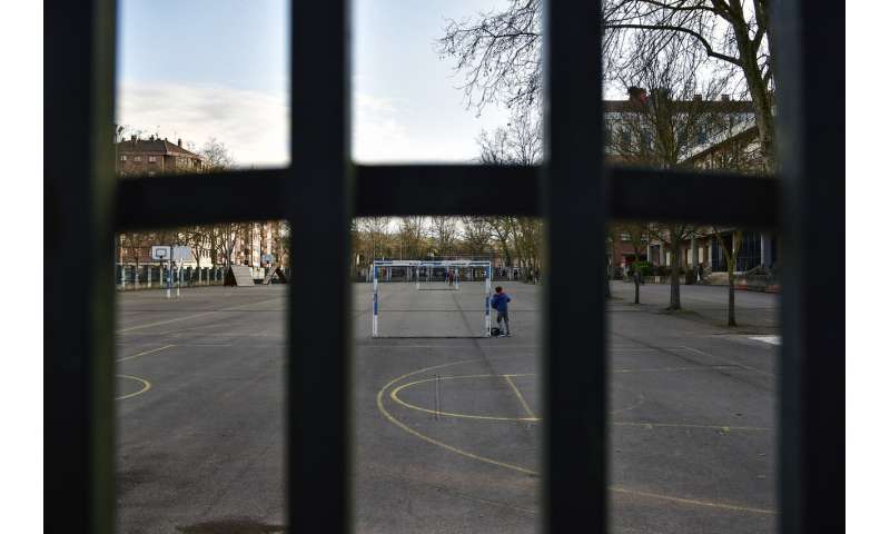 Madrid to close all schools for 2 weeks after virus spike