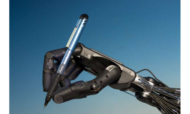 Robot hands one step closer to human thanks to WMG AI algorithms