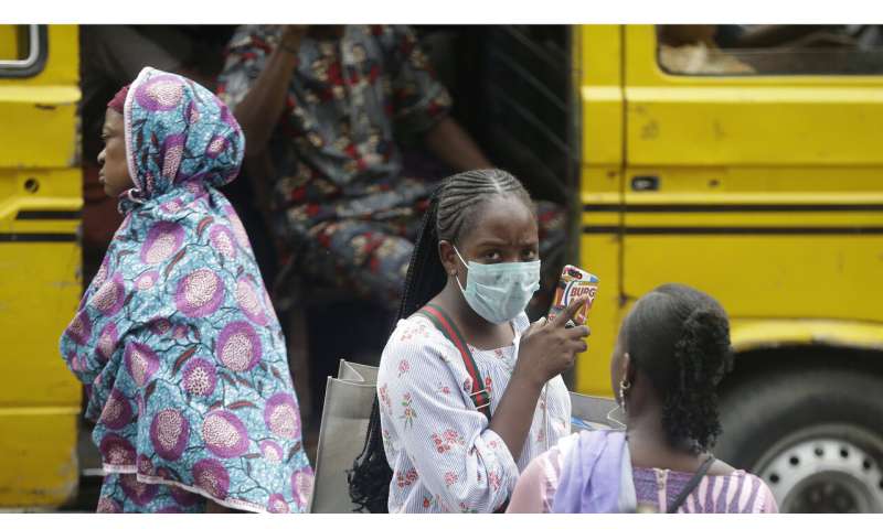当冠状病毒病例超过1000例时，非洲开始实行封锁