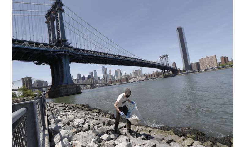 NY widens testing eligibility as social distancing hits snag