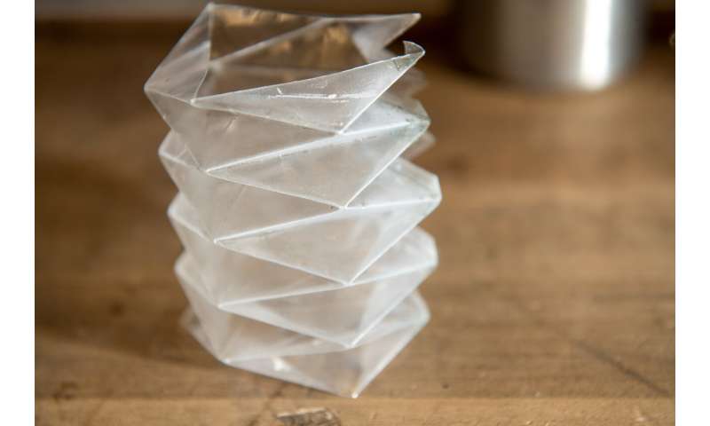 I ricercatori usano l'origami per risolvere la sfida del viaggio spaziale