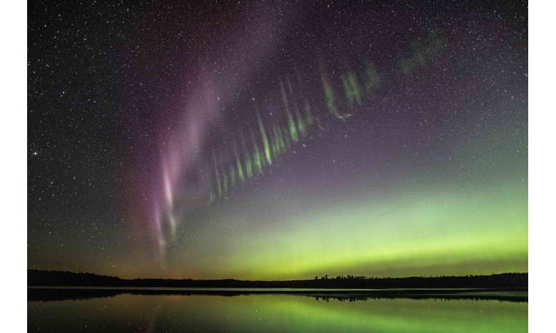 Aurora-chasing citizen scientists help discover a new feature of STEVE