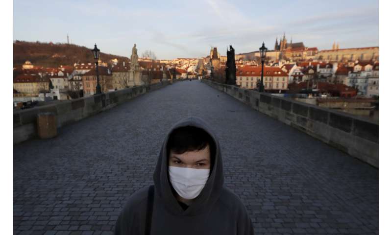 Czechs enter 2nd lockdown to avoid health system collapse